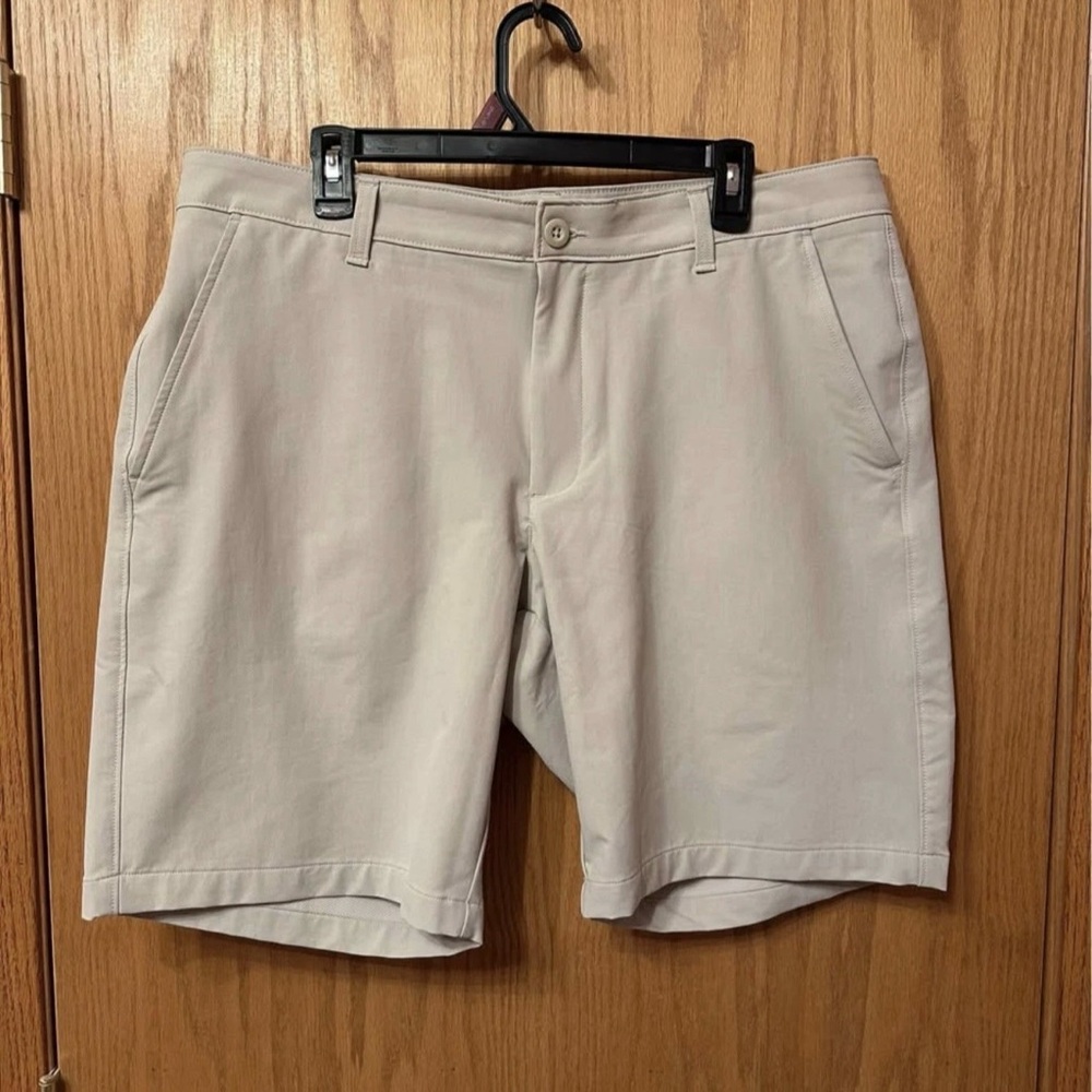 Under Armour Men's Beige Flat Front Shorts